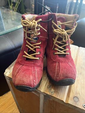 kangaROOS Kids Red Suede Lace-Up Boots